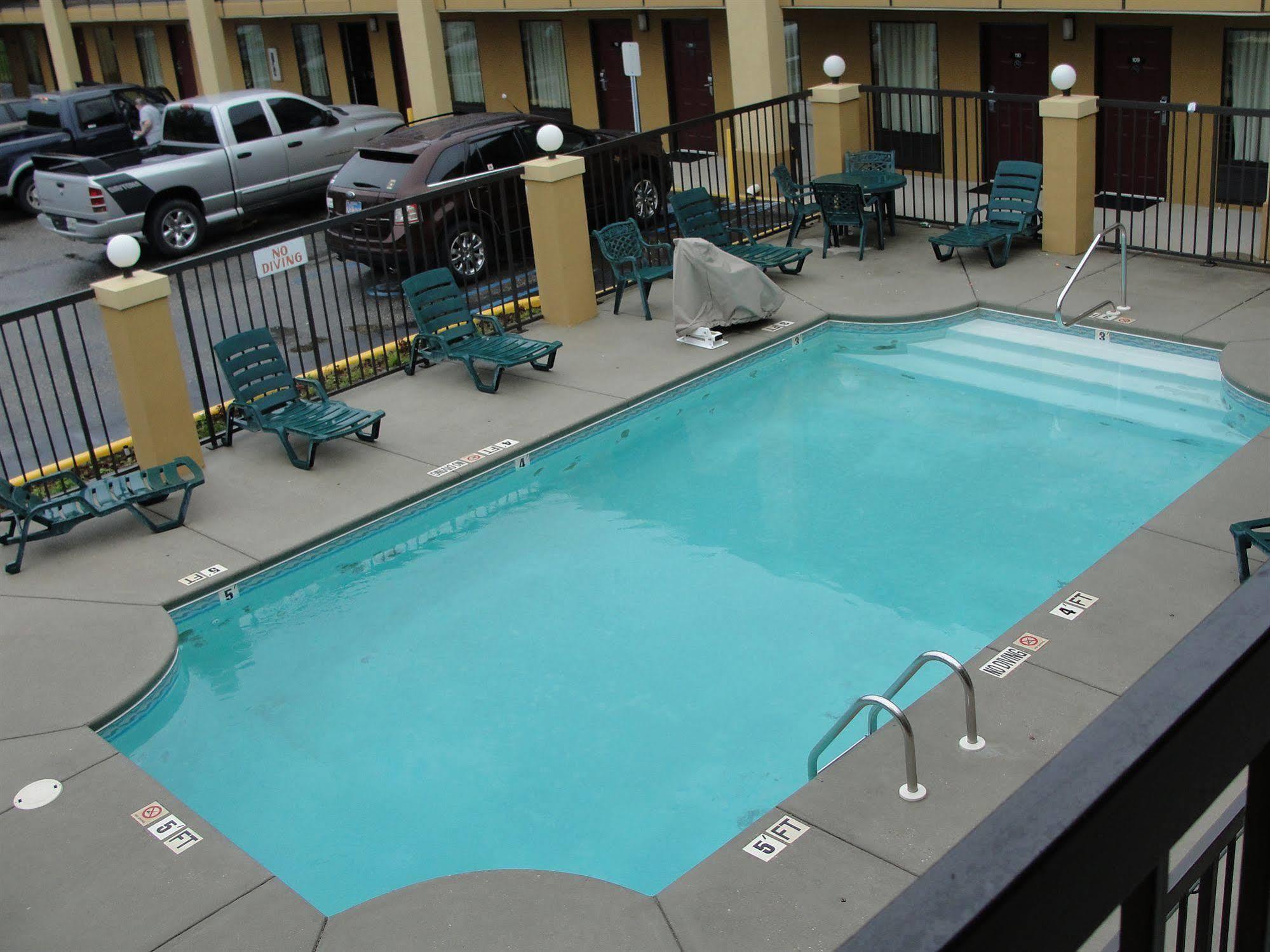 Executive Inn Opp Exterior foto